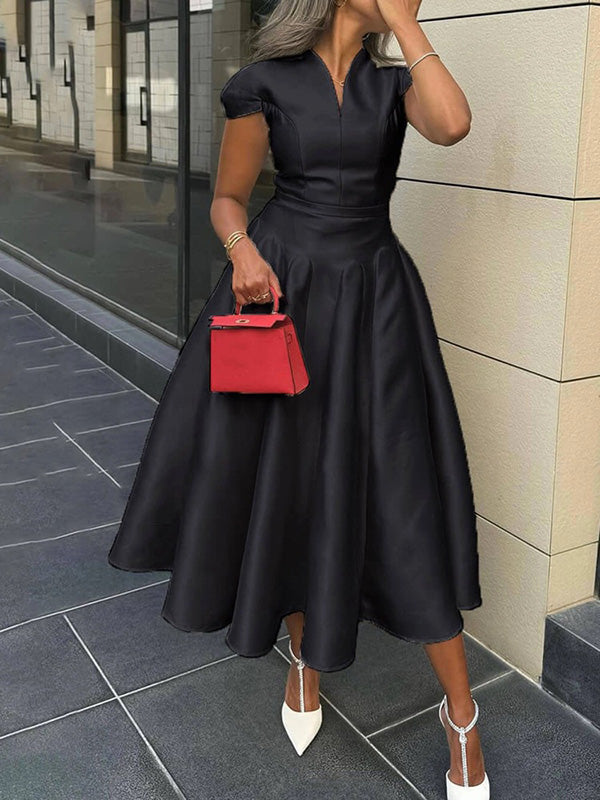 Olivia Bennet | Short Sleeves Solid Color V-Neck Midi Dresses