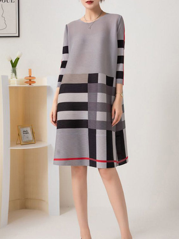 Olivia Bennet | A-Line Loose Contrast Color Plaid Pleated Round-Neck Mini Dresses