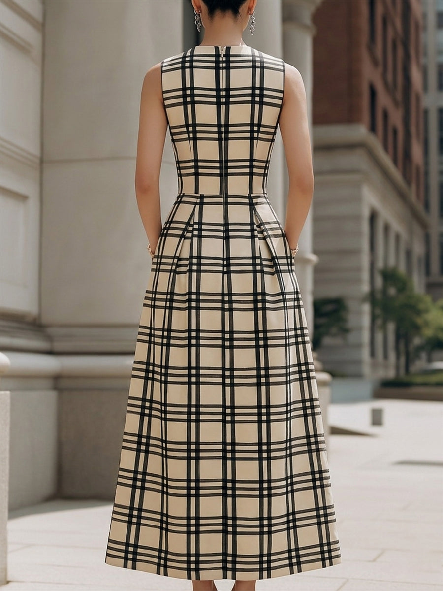 Olivia Bennet | Sleeveless Checkered Pleated A-Line Maxi Dress