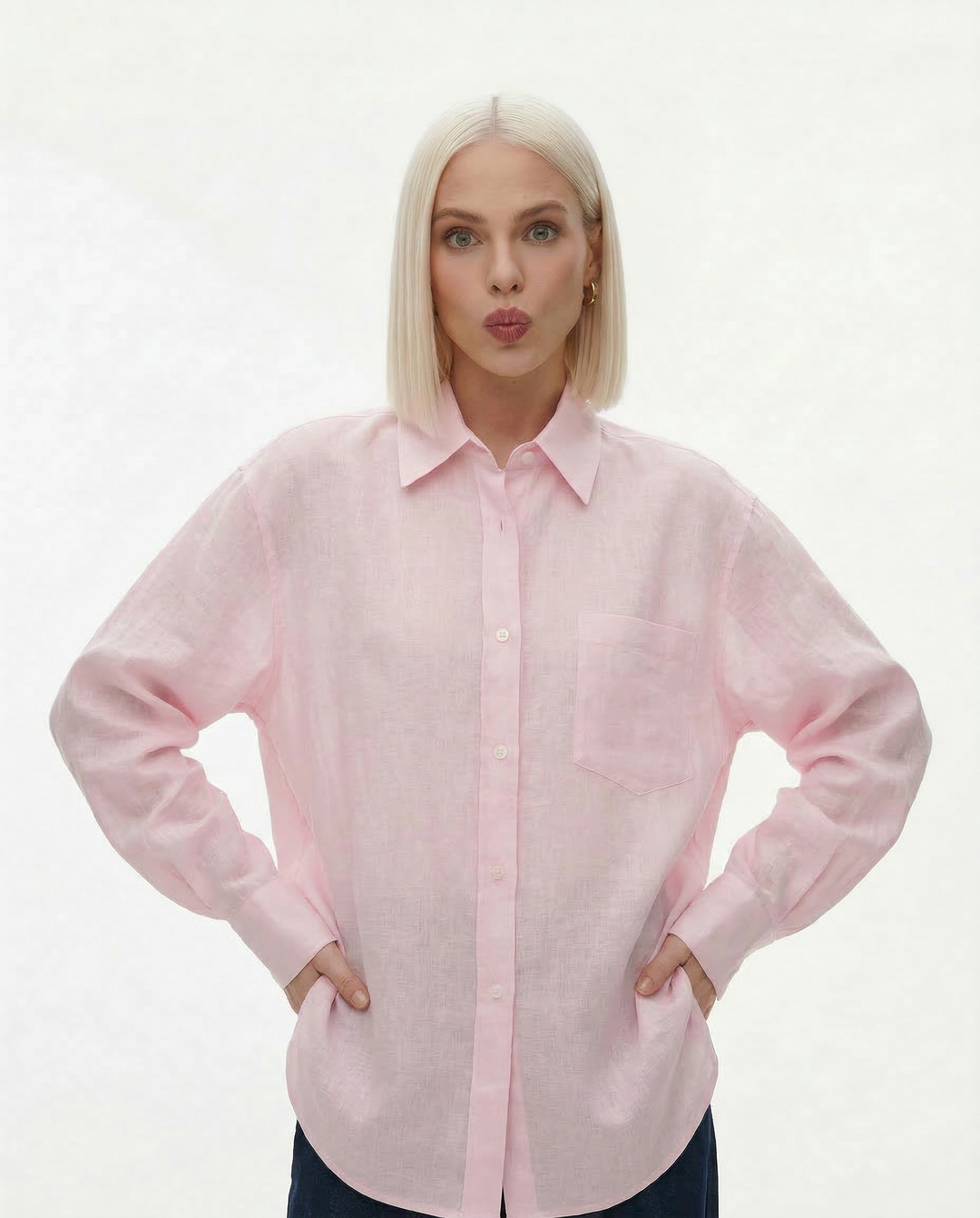 Olivia Bennet | Oversized Linen Blouse