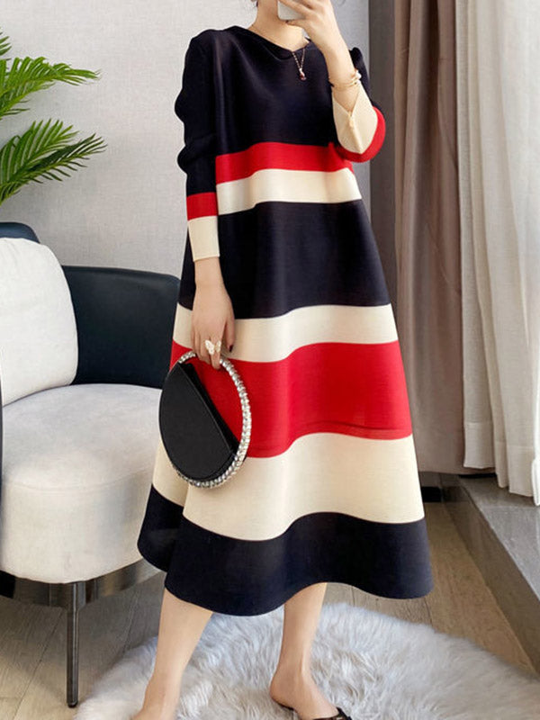 Olivia Bennet | A-Line Loose Pleated Striped Round-Neck Midi Dresses