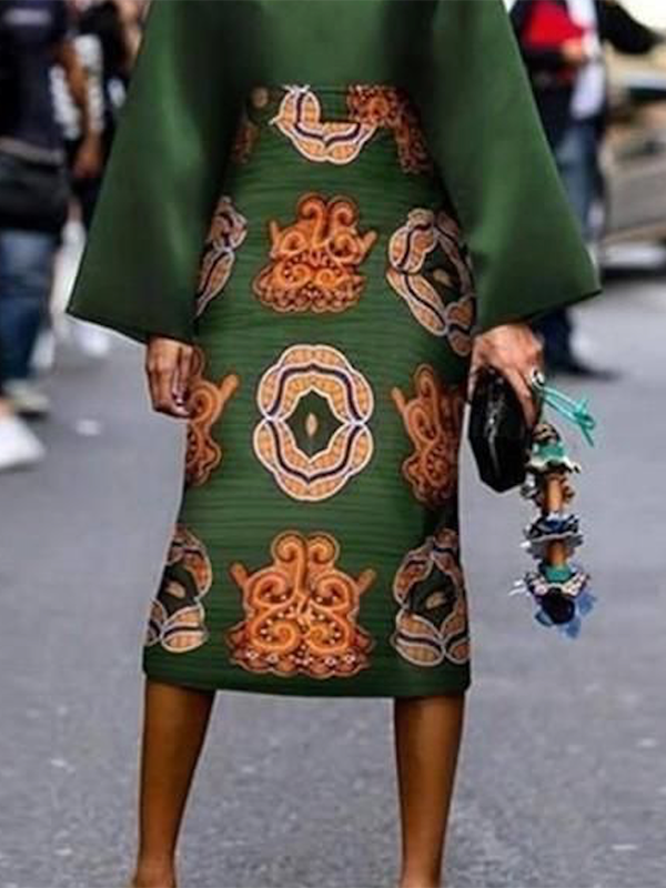 Olivia Bennet | Long Sleeves Printed Round-Neck Midi Dresses