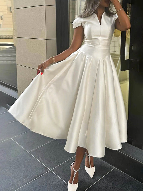 Olivia Bennet | Short Sleeves Solid Color V-Neck Midi Dresses