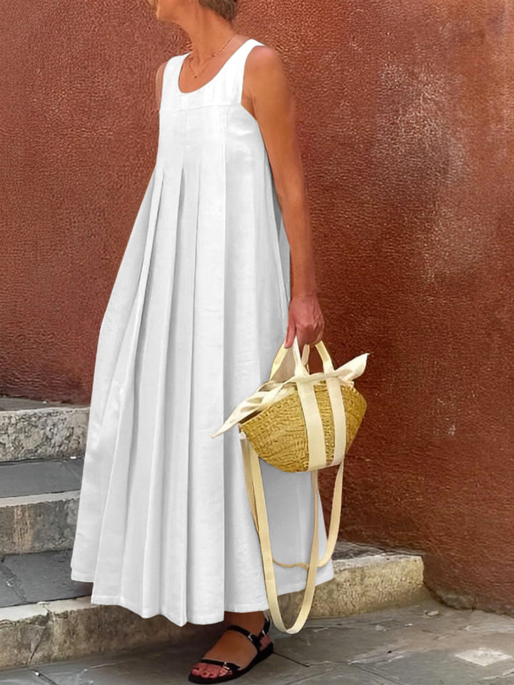 Olivia Bennet | Loose Sleeveless Pleated Solid Color Round-Neck Maxi Dresses