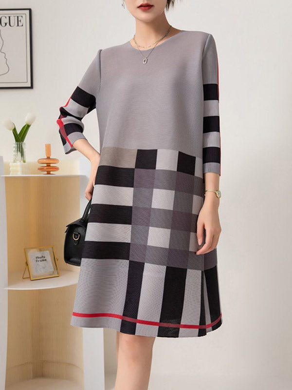 Olivia Bennet | A-Line Loose Contrast Color Plaid Pleated Round-Neck Mini Dresses