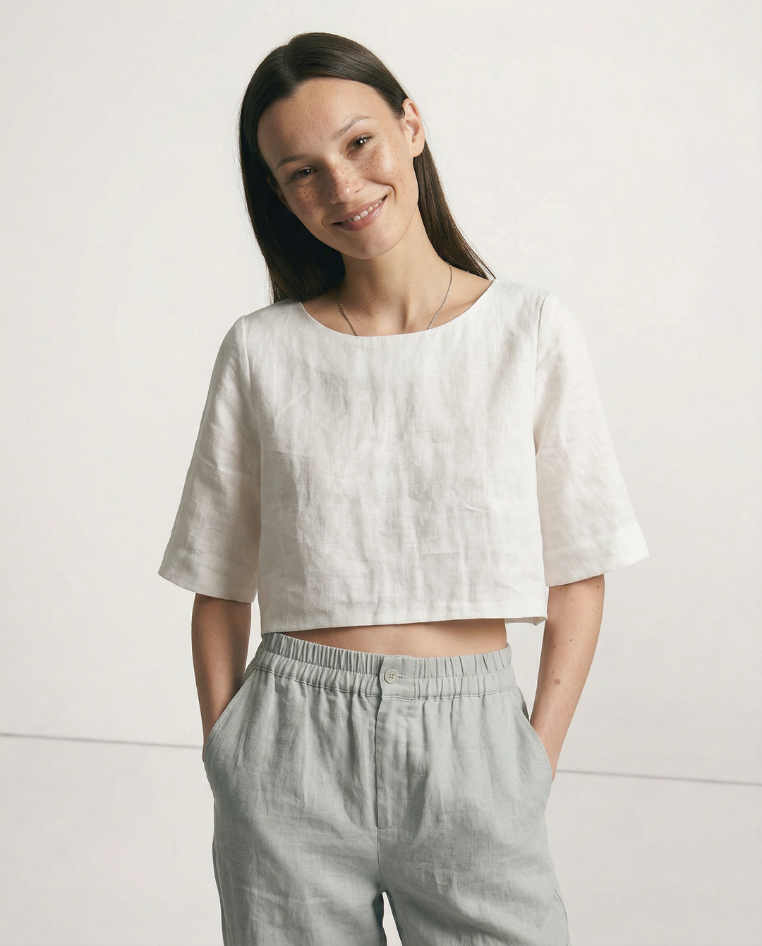 Olivia Bennet | Boxy Linen Crop Top