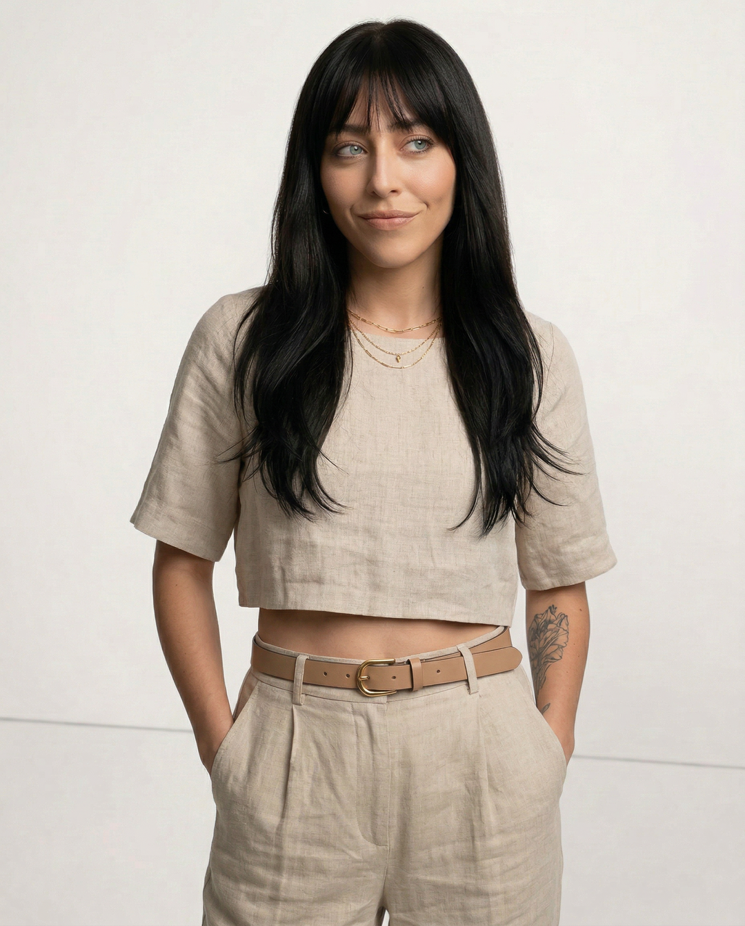 Olivia Bennet | Boxy Linen Crop Top