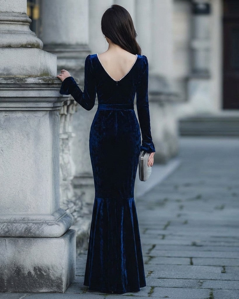 Olivia Bennet | Square-Neck Mermaid Silhouette Velvet Dress