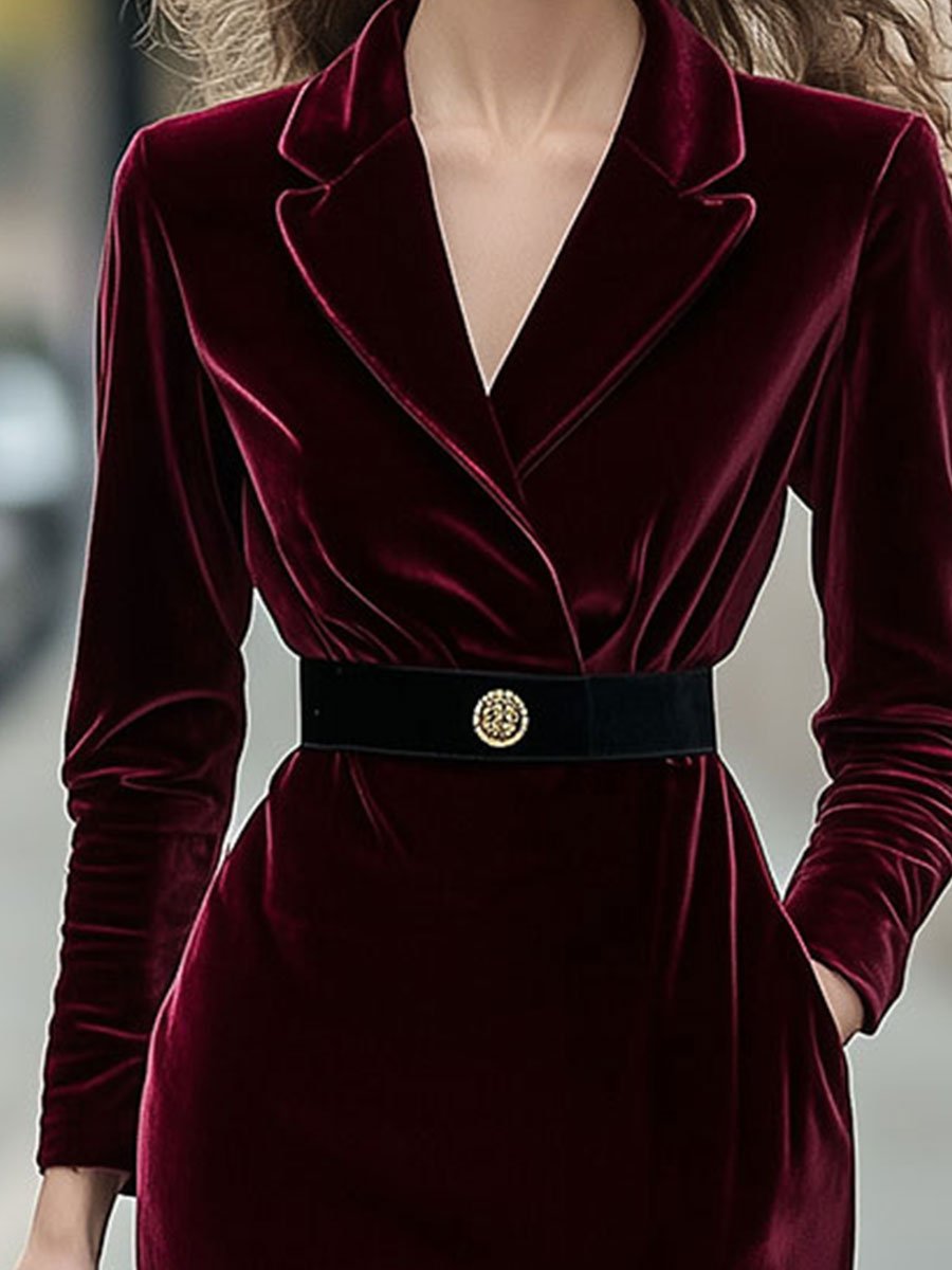 Olivia Bennet | Midnight Long-Sleeve Gold-Trim Velvet Dress