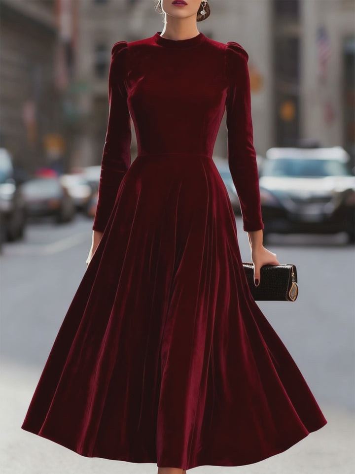 Olivia Bennet | Luxurious Velvet Long-Sleeve Midi Dress