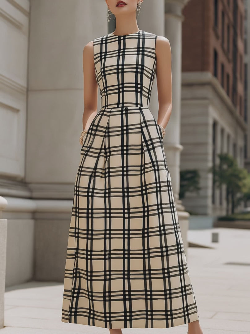 Olivia Bennet | Sleeveless Checkered Pleated A-Line Maxi Dress